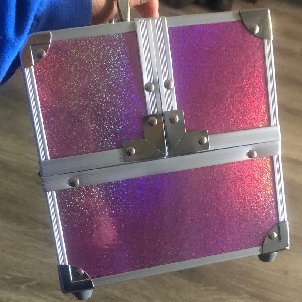Caboodles Pink Glitter Makeup Train Case - Picture 5 of 16